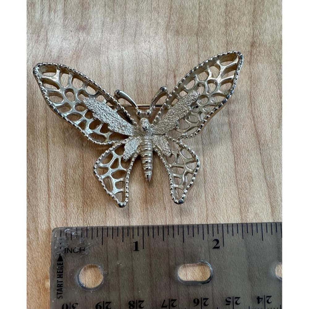 VINTAGE Sarah Coventry Madame Butterfly Silver Tone Pin Brooch Broach Signed